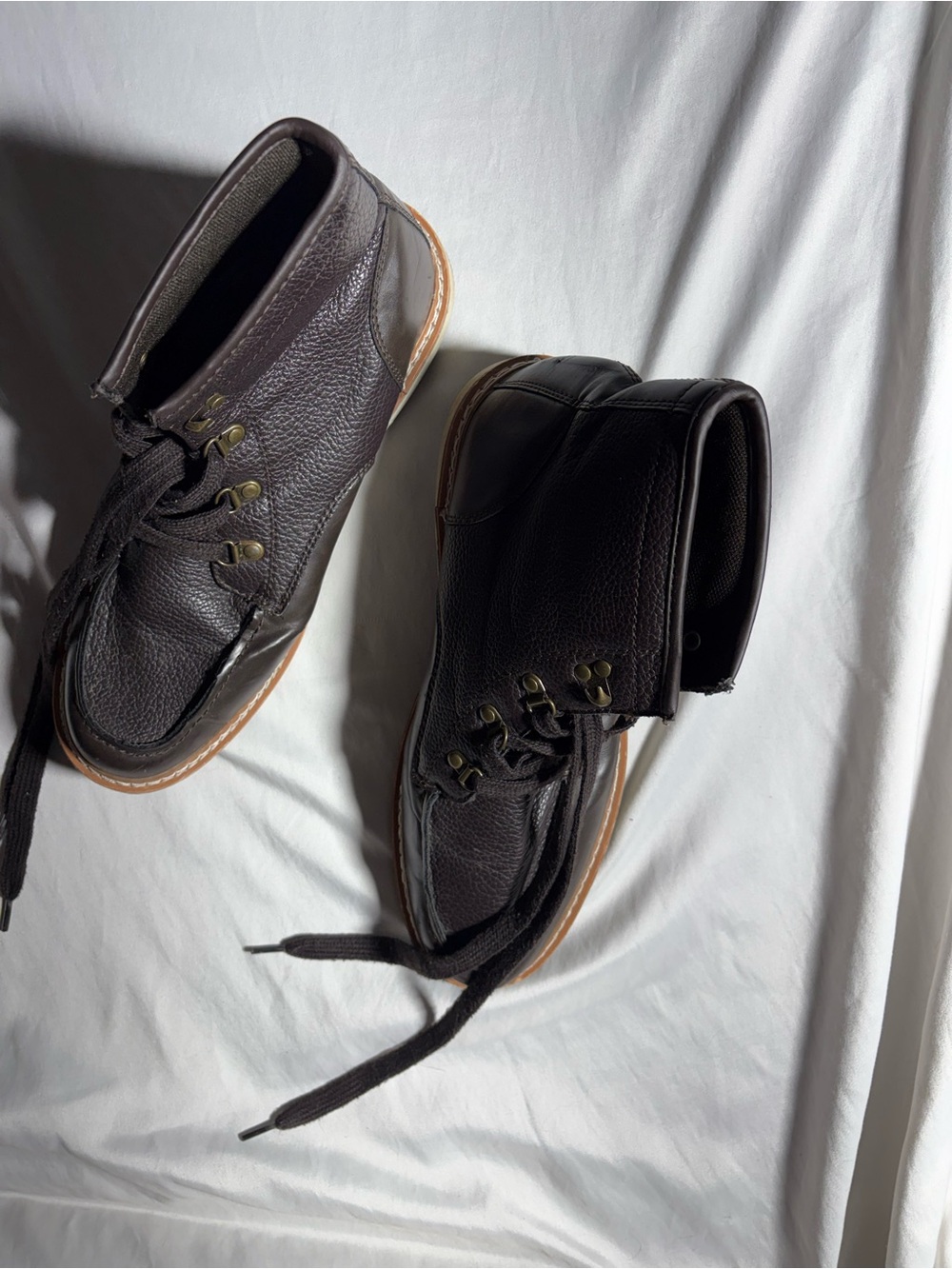 Men's Brown Pebbled Leather Chukka Boots with Lace-Up Closure